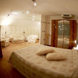 Studio mit Kingsize-Bett